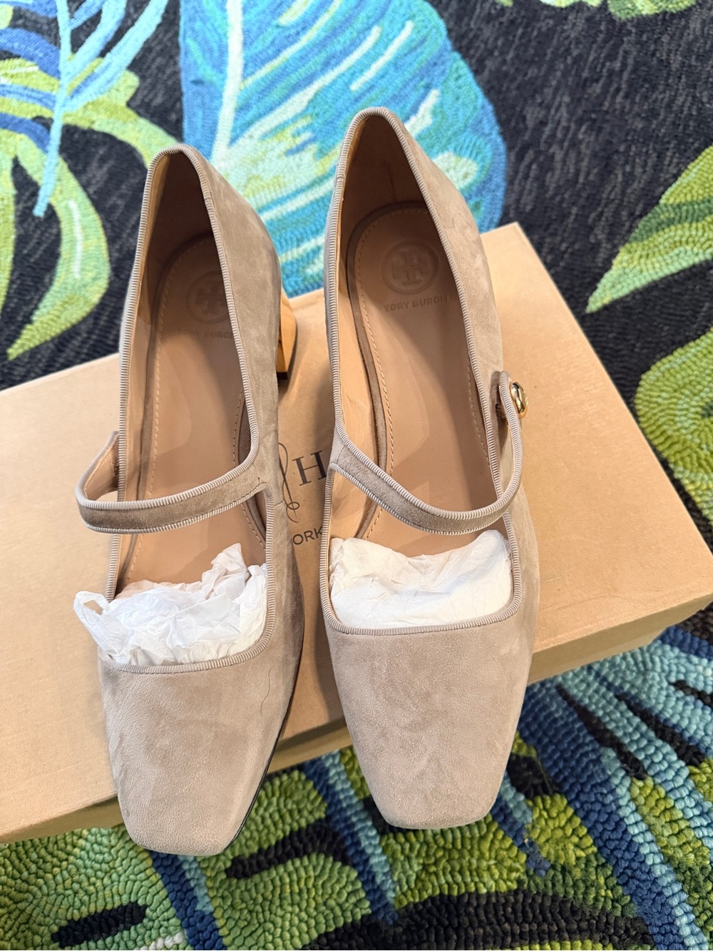 Ann Taylor Women's Beige Suede Mary Jane Pumps - Elegant Neutral Heels